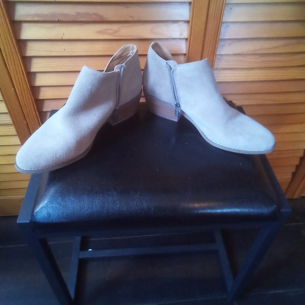 Booties - Picture 6 of 6